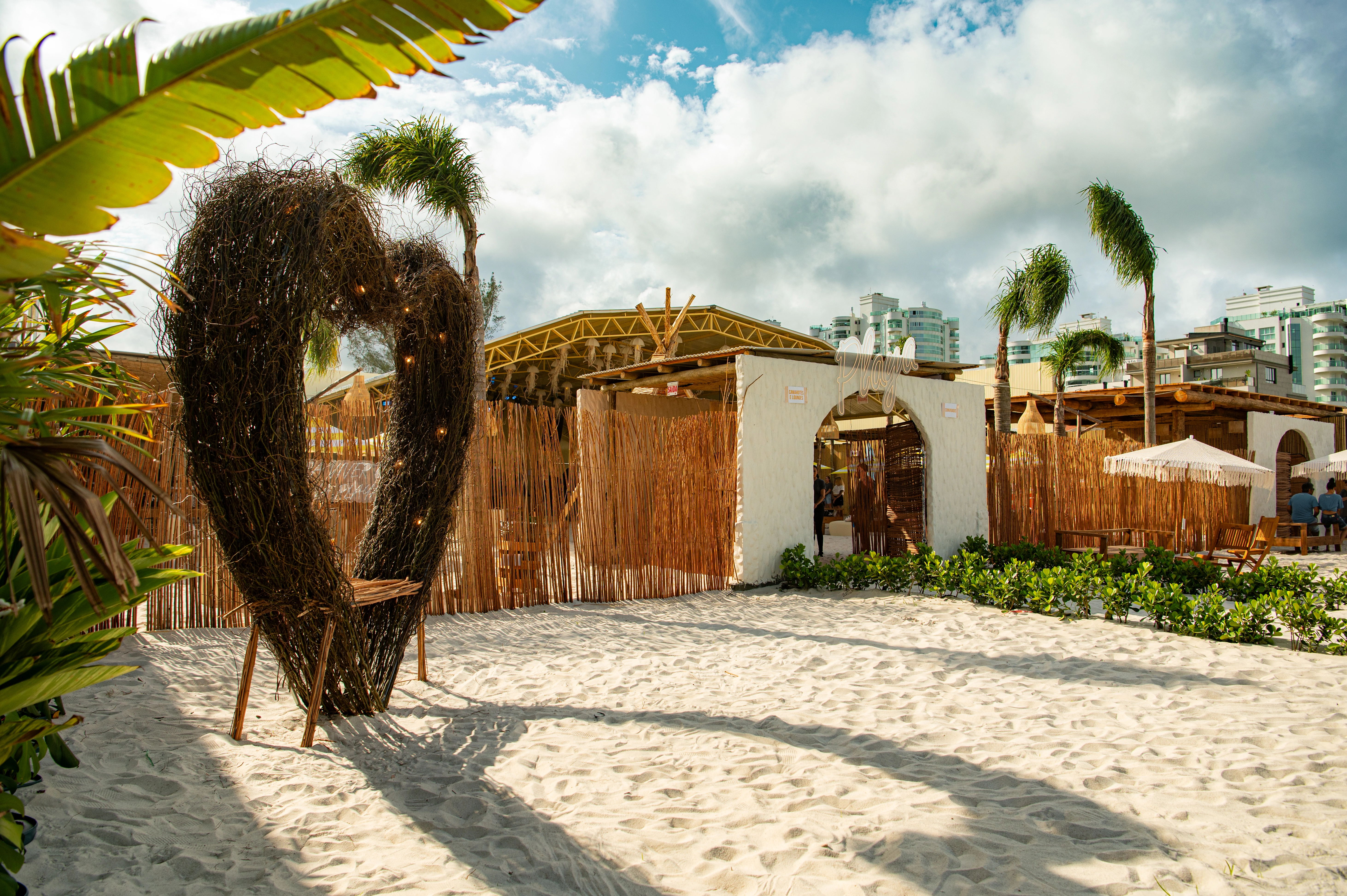 Bar e atendimento do Playa Beach Club